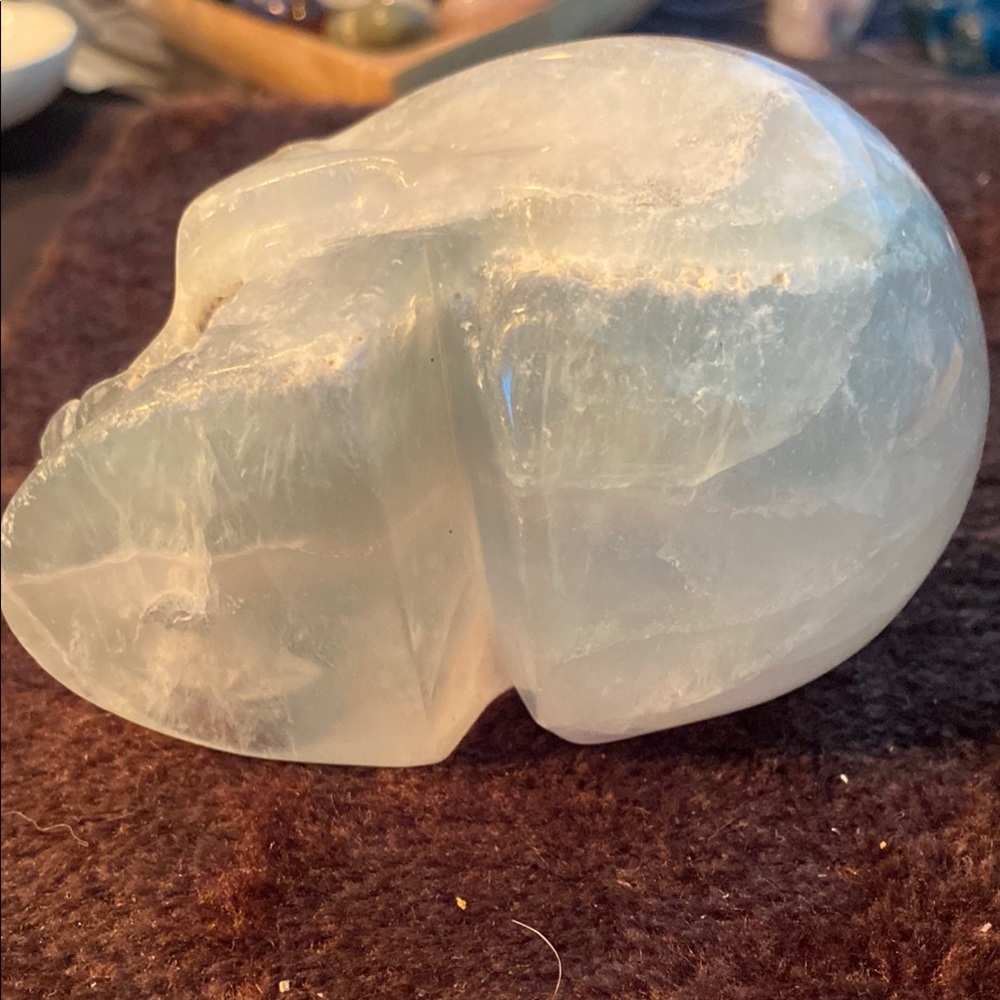 Fluorite skull 1.80lbs - Picture 5 of 8